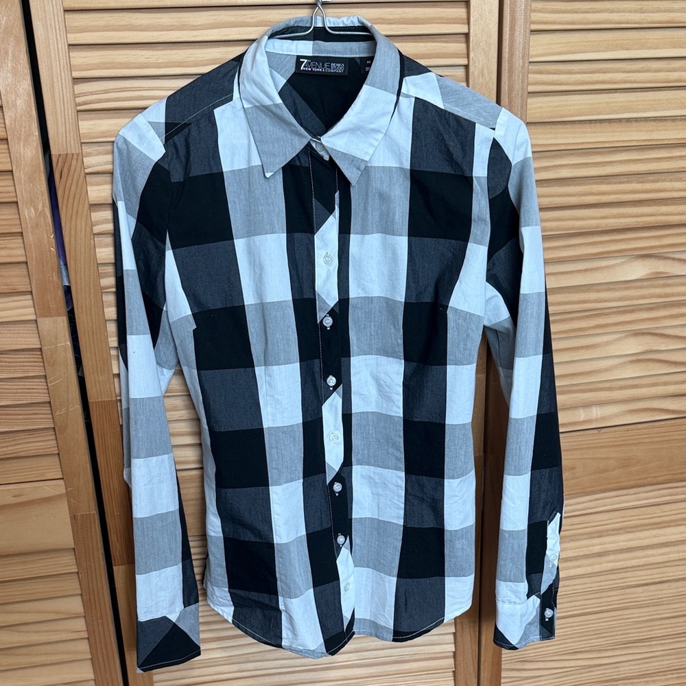 New York & Company Women’s Long Sleeve Button Down blouse